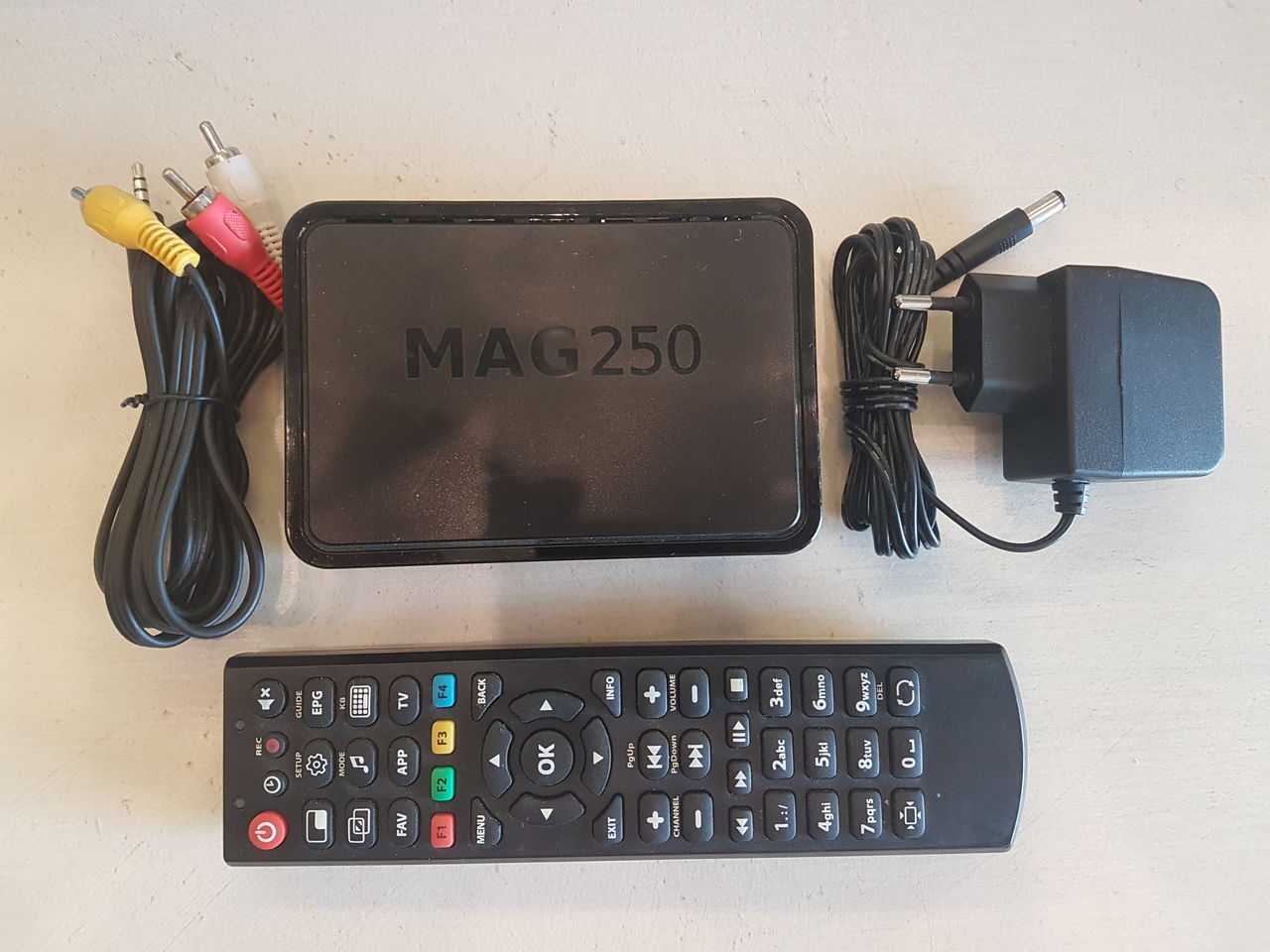 Приставки iptv от ростелеком: подробный обзор, советы по выбору и настройке